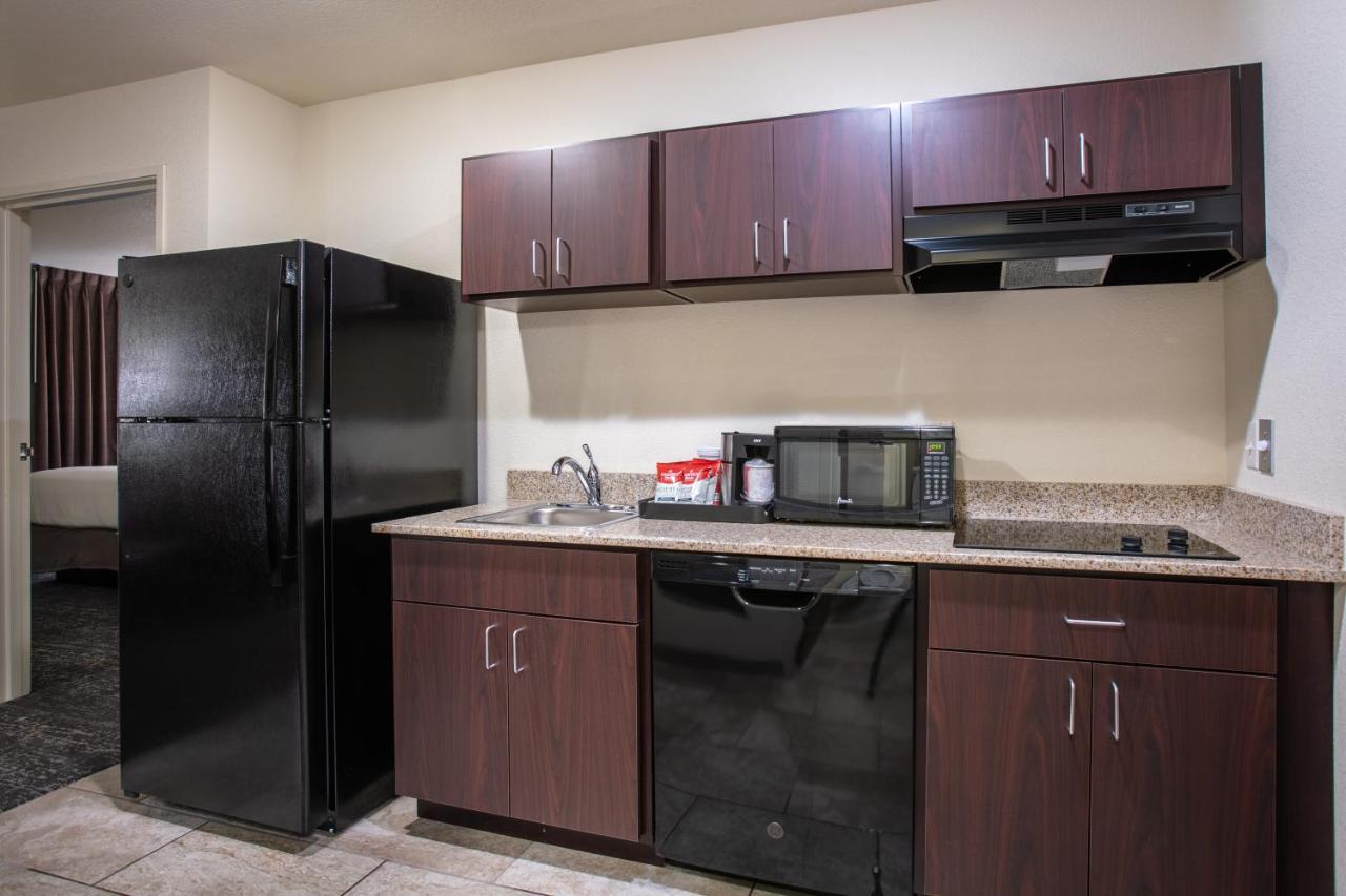 Cobblestone Inn & Suites - Pine Bluffs Екстер'єр фото