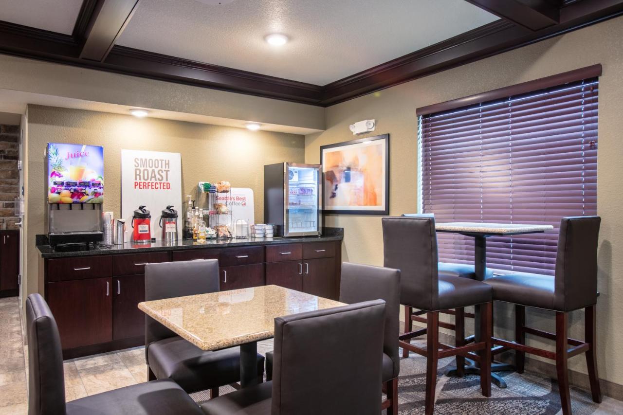 Cobblestone Inn & Suites - Pine Bluffs Екстер'єр фото