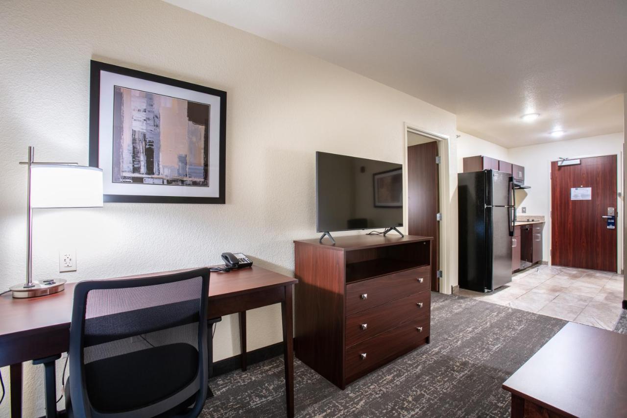 Cobblestone Inn & Suites - Pine Bluffs Екстер'єр фото
