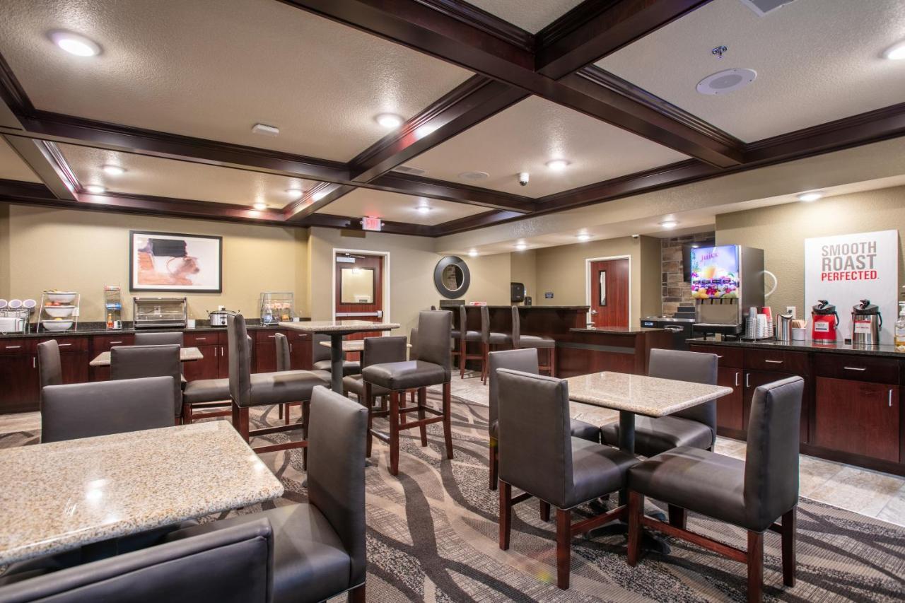Cobblestone Inn & Suites - Pine Bluffs Екстер'єр фото