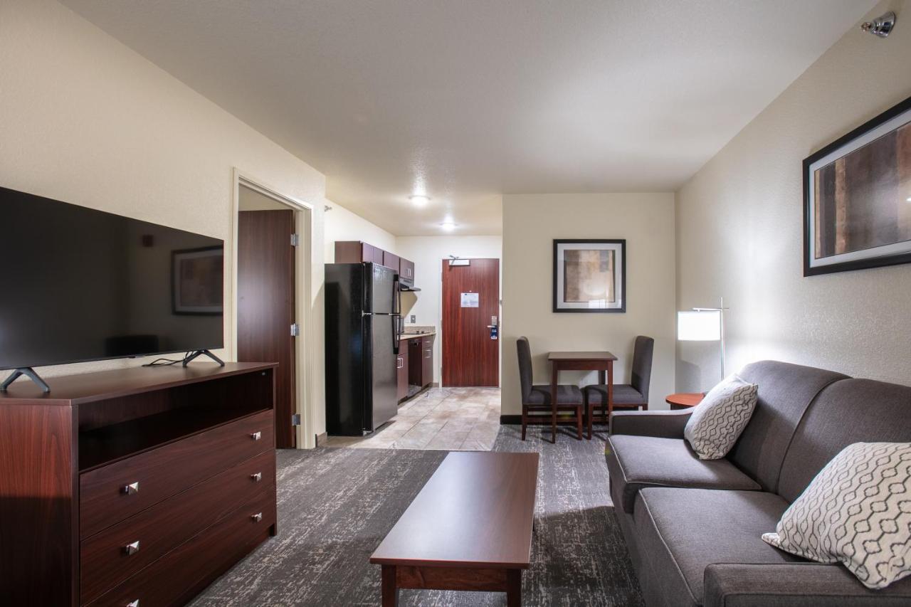 Cobblestone Inn & Suites - Pine Bluffs Екстер'єр фото