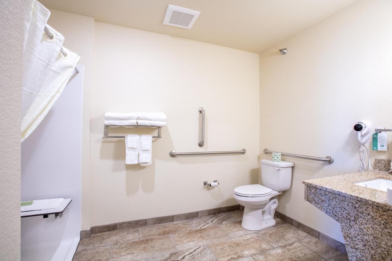Cobblestone Inn & Suites - Pine Bluffs Екстер'єр фото