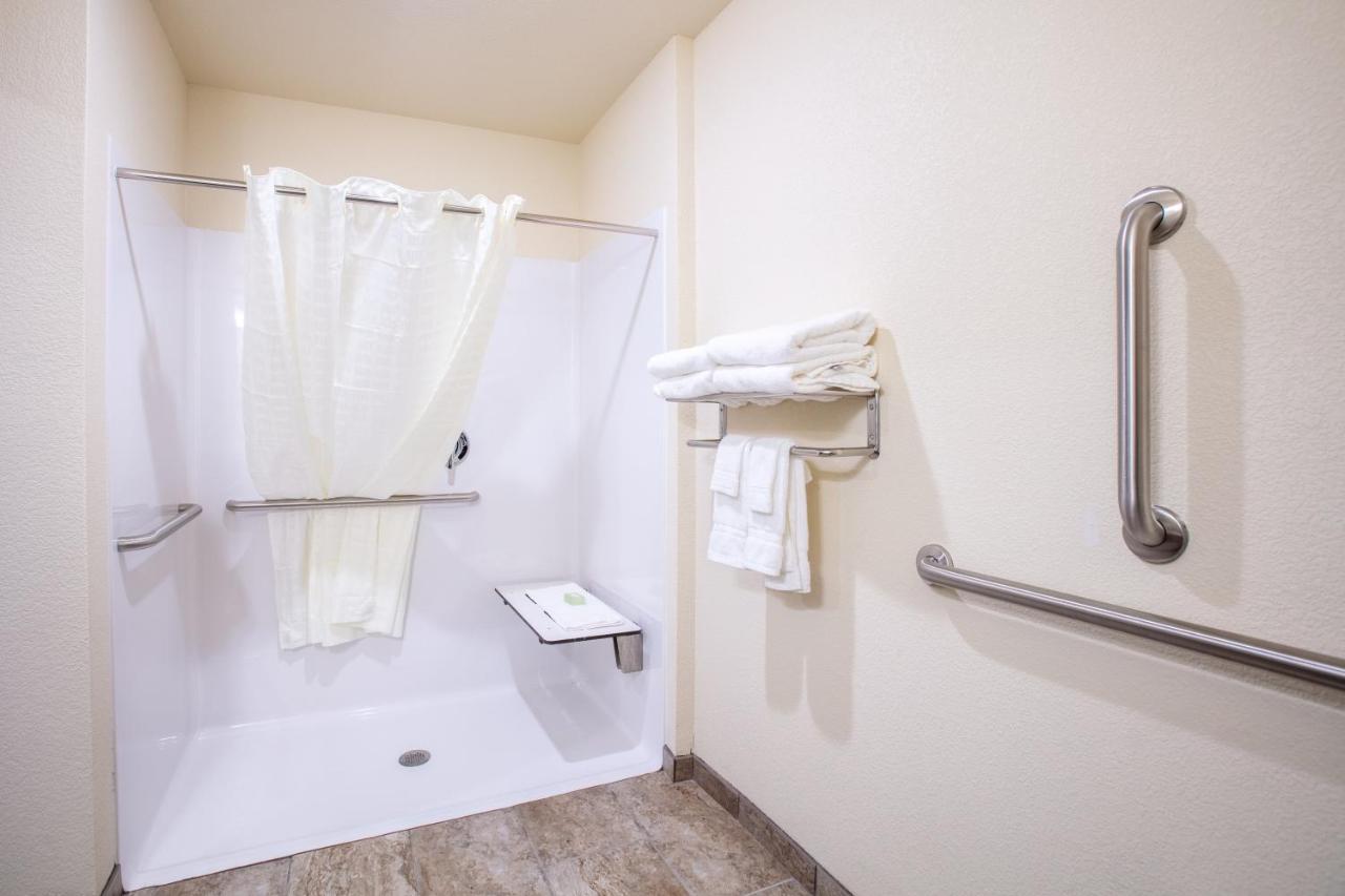 Cobblestone Inn & Suites - Pine Bluffs Екстер'єр фото