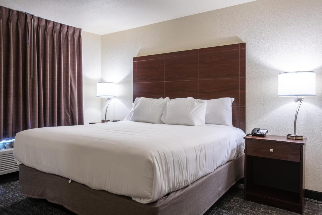 Cobblestone Inn & Suites - Pine Bluffs Екстер'єр фото