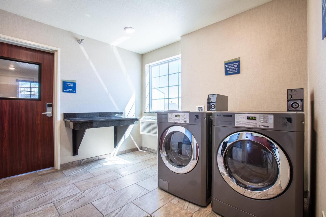 Cobblestone Inn & Suites - Pine Bluffs Екстер'єр фото