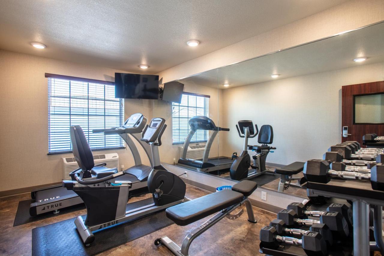 Cobblestone Inn & Suites - Pine Bluffs Екстер'єр фото